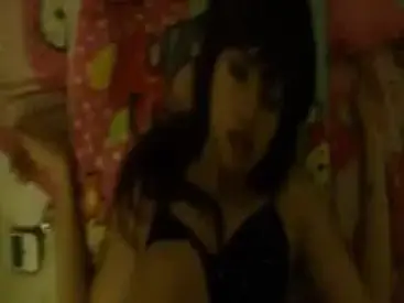 Dokumentasi Gadis Emo Cantik Bersantai Kasur poster